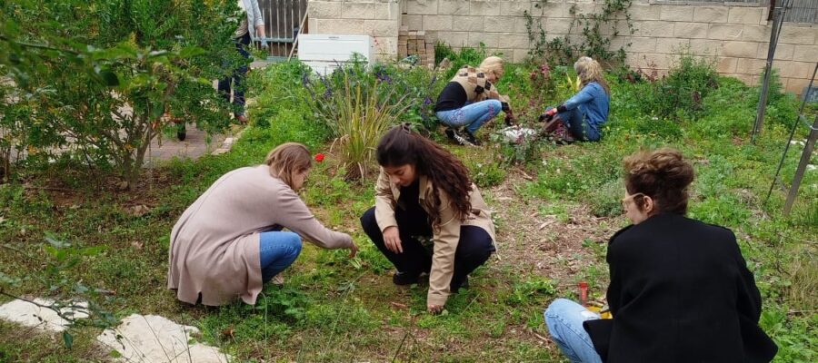 בגינה בטו בשבט 1